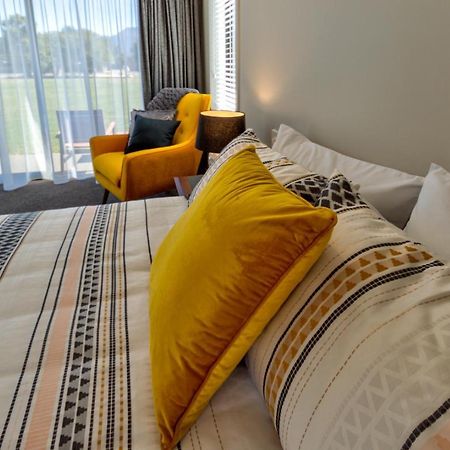 Annies On Milford Motel เทอาเนา ภายนอก รูปภาพ