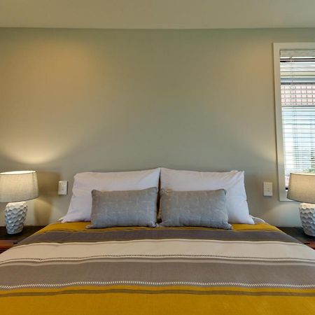 Annies On Milford Motel เทอาเนา ภายนอก รูปภาพ